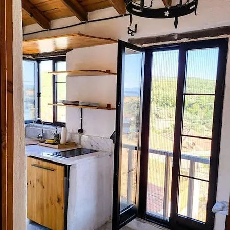 Stone House With Pool - Entire Floor アパート *