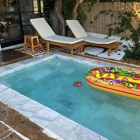 Stone House With Pool - Entire Floor Appartement *