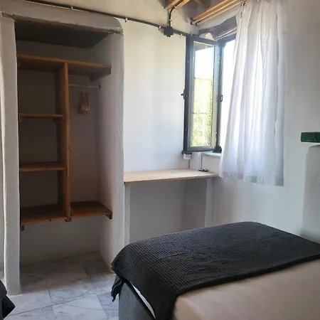 Stone House With Pool - Entire Floor Appartement *